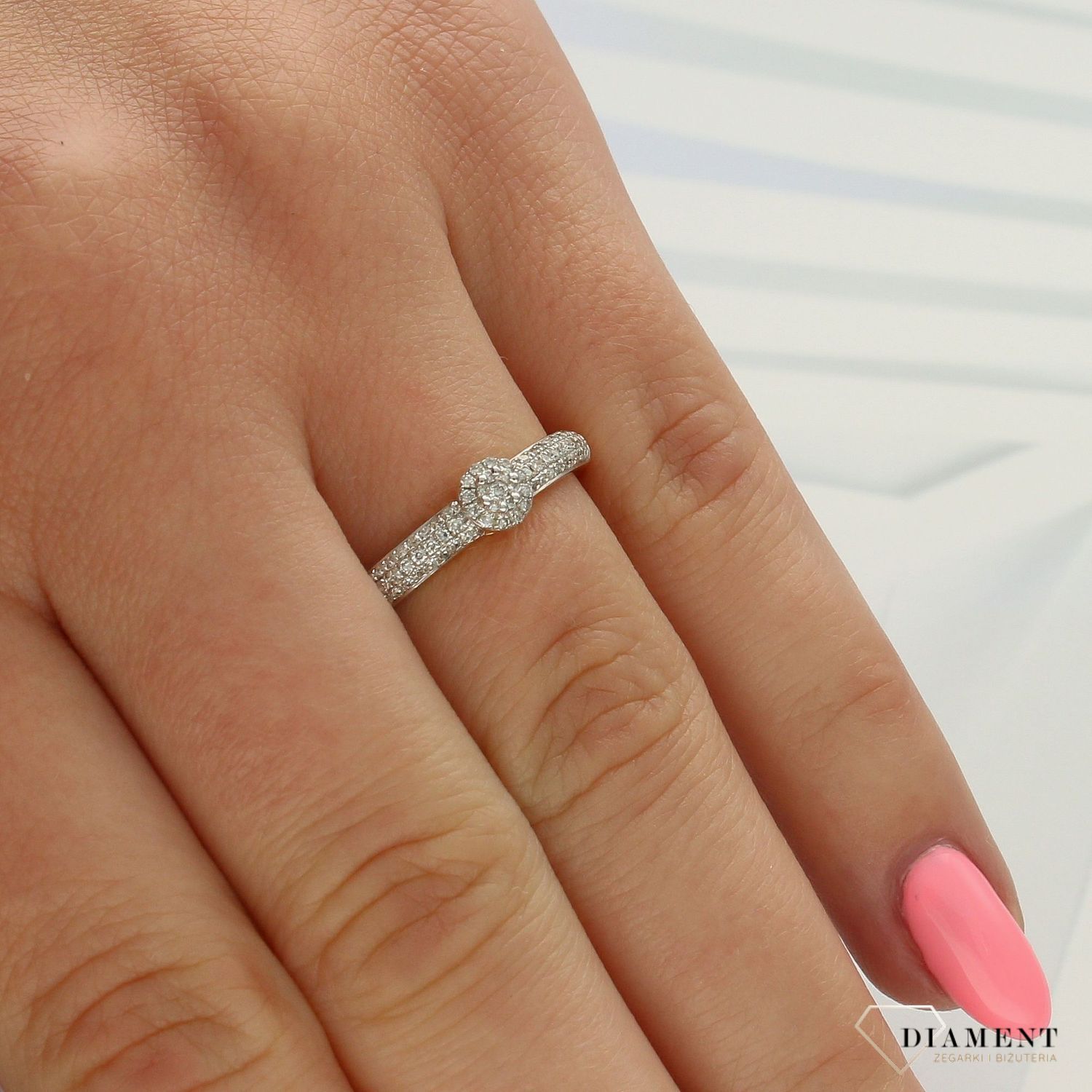 Pierścionek złoty DIAMENT 'Moc brylantów' wykonany ze złota próby 585 0660027154 HSI.jpg